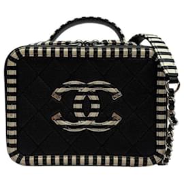Chanel Mini borsa a tracolla serie Caviar Filigree
