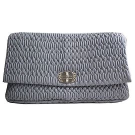 Miu Miu Grande borsa clutch matelassé grigia