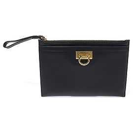 Salvatore Ferragamo Pochette Tripolio Gancini in pelle di vitello nera