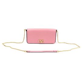 Valentino Pochette in pelle di vitello grana rosa caramella con catena logo