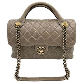 Chanel Sac à main en cuir de veau avec chaîne et fermeture Castle Lock