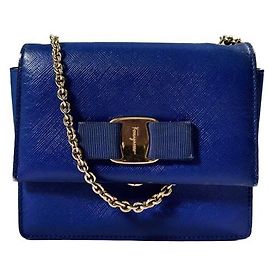 Salvatore Ferragamo Borsa a tracolla incrociata Gini Bow per donne blu