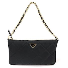 Prada Bolso de Hombro Re-Edition de Nailon Acolchado Negro