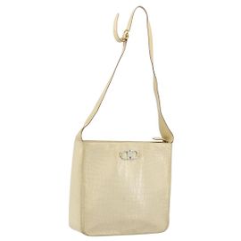 Bolso de Hombro Gancini de Cuero Beige Dorado Salvatore Ferragamo Auth ka4133