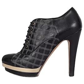 Chanel schwarze Leder Stiefeletten mit kariertem Stickerei Größe 37,5 gebraucht