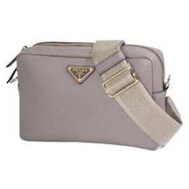 Prada Borsa a spalla in pelle morbida