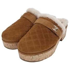 Chanel Zoccolo in scamosciato e shearling