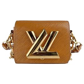 Bolsa de Ombro em Couro Epi Louis Vuitton