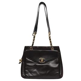 Chanel Borsa a spalla in agnello nero con catena e tasca CC Golden Ball