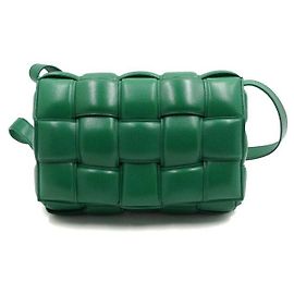 Bottega Veneta Grüne gepolsterte Intrecciato Umhängetasche