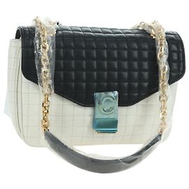Céline Borsa a spalla Celine C Medium in pelle nera e oro Auth mr2314SAV