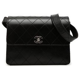 Borsa a spalla in pelle di agnello trapuntata nera CC di Chanel