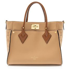 Louis Vuitton Mahina Kalbsleder On My Side MM Tote