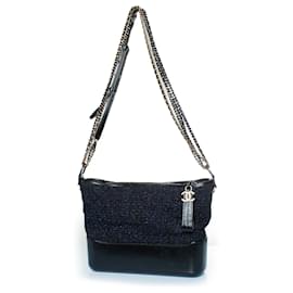 Chanel, Medium Gabrielle borsa a tracolla in tweed