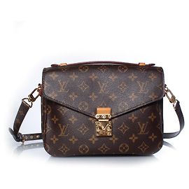 Louis Vuitton, Pochette Metis aus Monogramm-Canvas