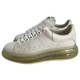 Alexander McQueen Oversized Sneaker aus Leder - Weiß