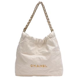 Borsa hobo Chanel 22 piccola in pelle di vitello bianca