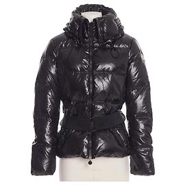Moncler Chaqueta Acolchada Negra Brillante con Cinturón