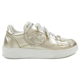 Sneakers in pelle di vitello laminata Chanel
