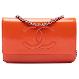 Portafoglio Chanel Arancione CC in Caviar Patente con Catena