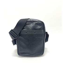 Borsa a tracolla Pochette Danube PM Monogram Shadow di Louis Vuitton