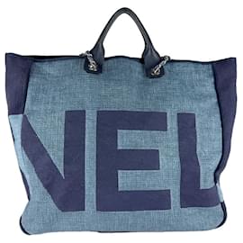 Borsa a spalla e tote grande blu Chanel