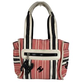 Bolso de hombro con logo CC Coco Mark de la línea de crucero de Chanel