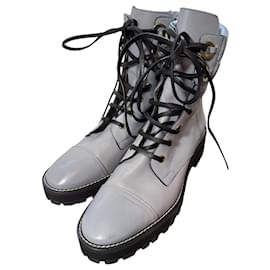 Botas curtas de couro Stuart Weitzman