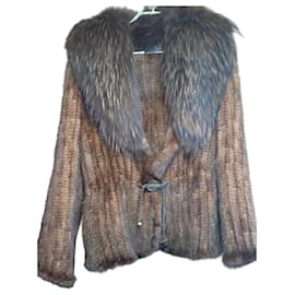Autre Marque Corte dei Gonzaga Abrigo de Visón Marrón con Cuello de Zorro