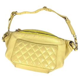 Borsa a tracolla matelassé gialla Chanel