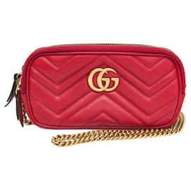Gucci GG Marmont in pelle nera media