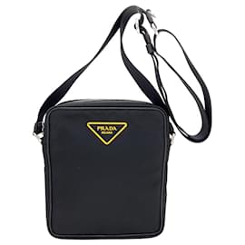 Borsa a tracolla in nylon nero con logo Prada