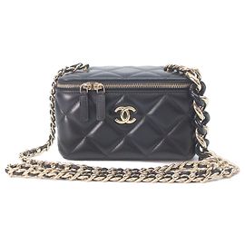 Borsa a tracolla Chanel in agnello nero
