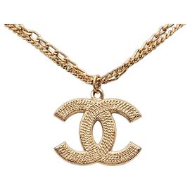 Collana a doppia catena con pendente texturizzato placcato oro CC Gold Chanel