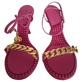 Bottega Veneta Chain Polka Dot Sandalen aus fuchsiafarbenem Leder