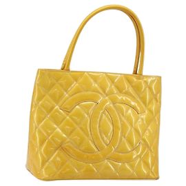CHANEL Standard Tote Bag Lackleder Gelb CC Auth 177242