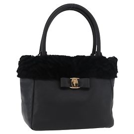 Borsa Salvatore Ferragamo Vala in pelle nera e oro Auth ka4181A