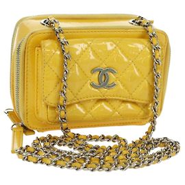 CHANEL Matelasse Chain Shoulder Bag Pelle vernice Giallo Argento CC Auth 177988V