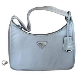 Prada Re-Edition 2000 Borsa a Spalla in Nylon Grigia