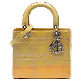 Lady Dior in vernice cannage giallo con effetto ombre, taglia Medium