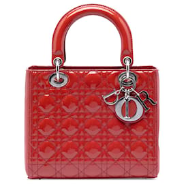 Lady Dior Cannage in vernice rosso, misura Medium