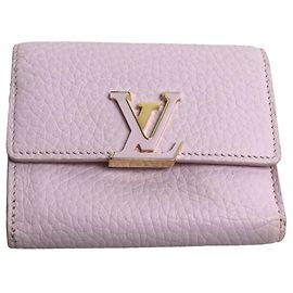 Carteira Louis Vuitton Portefeuille Capucines XS Tri-fold Wallet