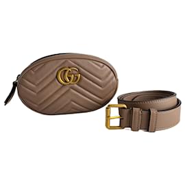 Gucci Borsa a tracolla camera in pelle trapuntata GG Marmont Beige scuro