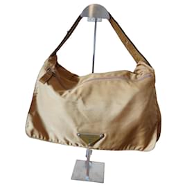 Prada Borsa a Tracolla in Nylon Beige
