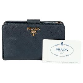 Saffiano Prada Metal Logo Wallet Blue Leather ref.2752498 - Joli 