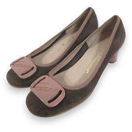 Salvatore Ferragamo Pumps mit runder Kappe