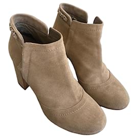 Chanel Botines de Ante Beige con Cadena
