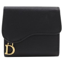 Cartera compacta Dior de piel de becerro