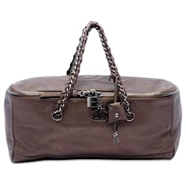 Borsa Chanel CC Luxe Ligne Bowler in pelle di cervo metallizzata marrone