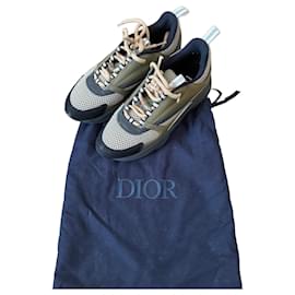 Dior Sneakers B22